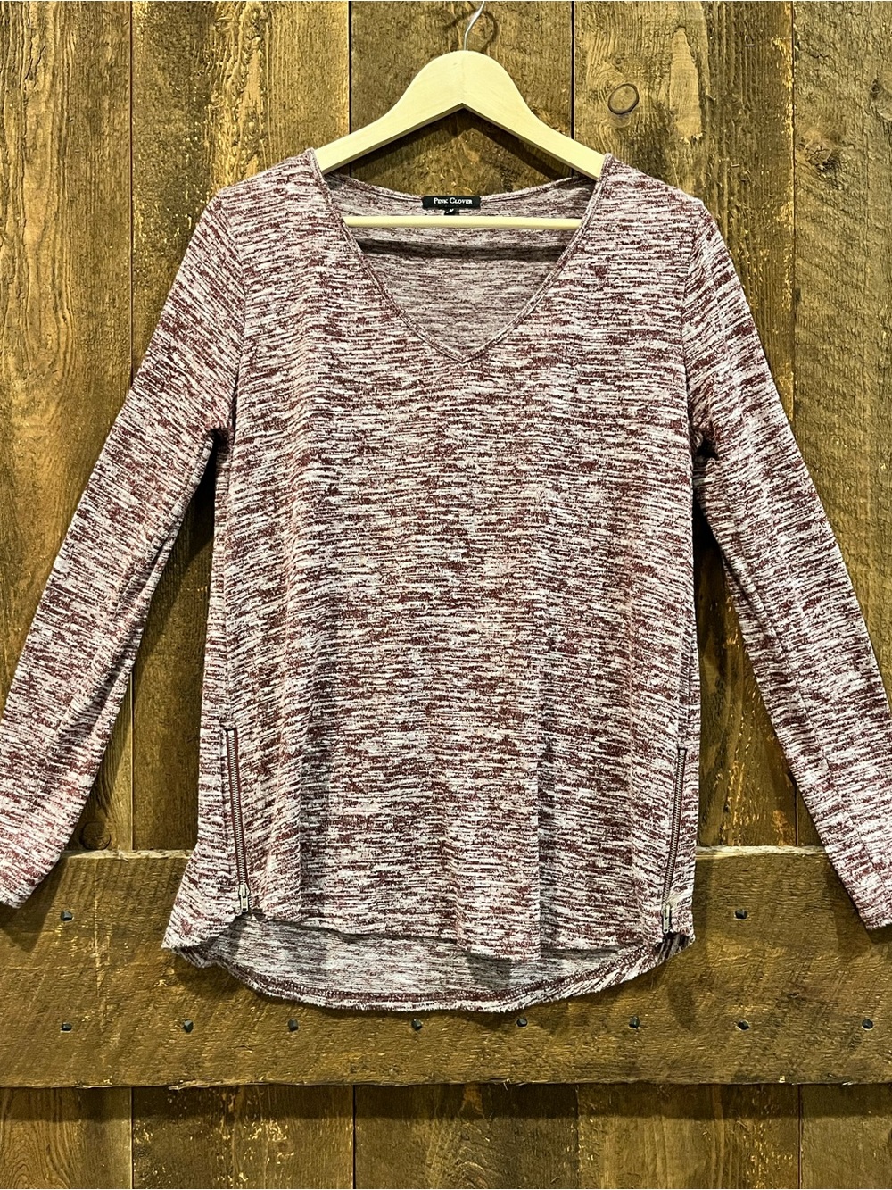Pink Clover Marled V-Neck Long Sleeve Top in Burgundy Heather
